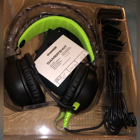 dreamGEAR Gamer's Kit for Xbox Series X is a cover for the controller !!! READ - Picture 7 of 7